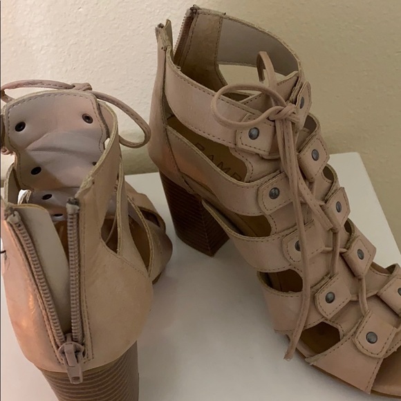 Heels - Picture 2 of 2